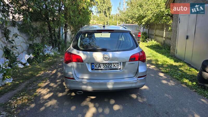 Універсал Opel Astra 2012 в Борисполі