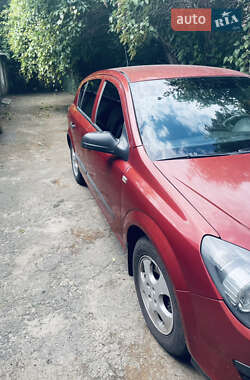 Хэтчбек Opel Astra 2006 в 