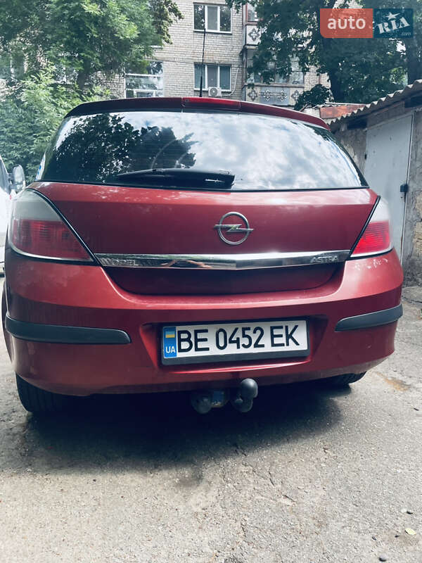Хэтчбек Opel Astra 2006 в Николаеве