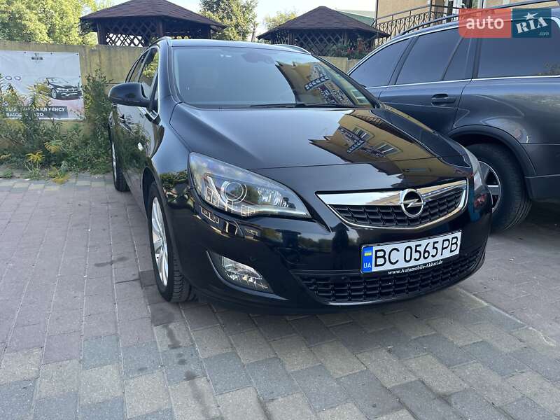 Opel Astra 2011