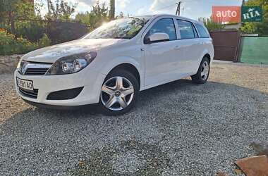 Универсал Opel Astra 2013 в Днепре
