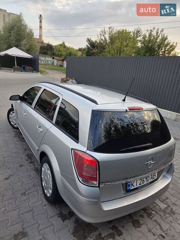 Универсал Opel Astra 2006 в Фастове