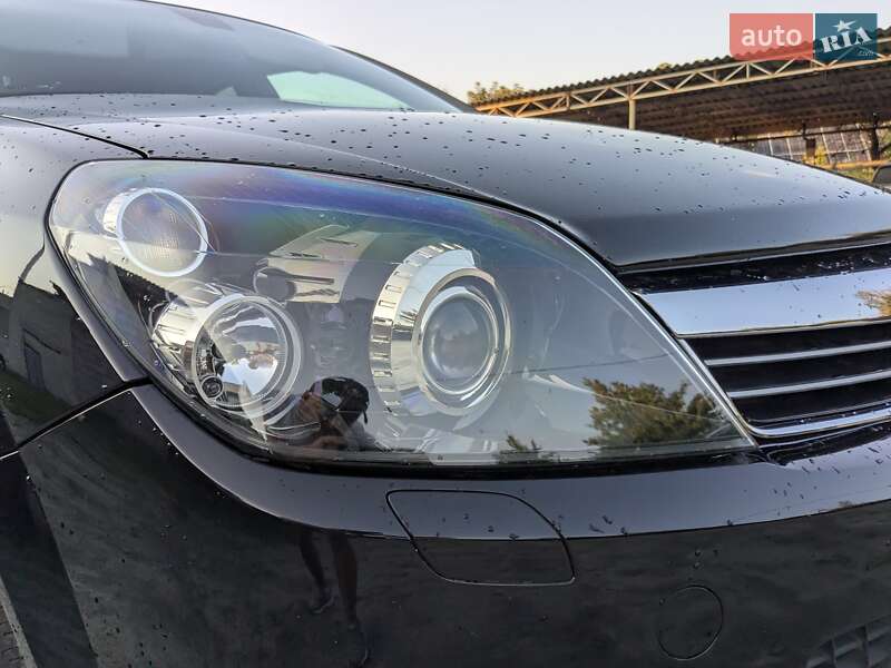 Хэтчбек Opel Astra 2009 в Звягеле