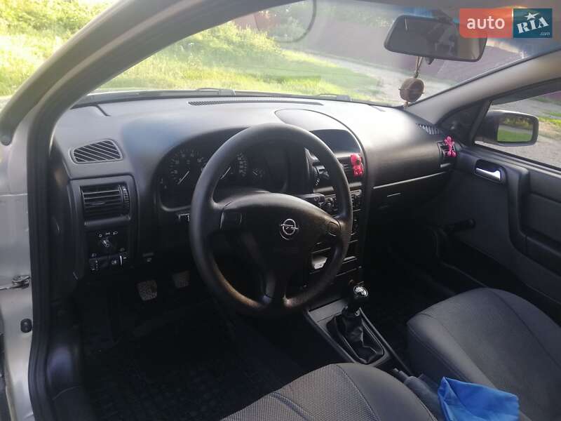 Седан Opel Astra 2008 в Казатине