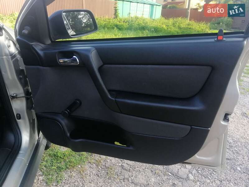 Седан Opel Astra 2008 в Казатине