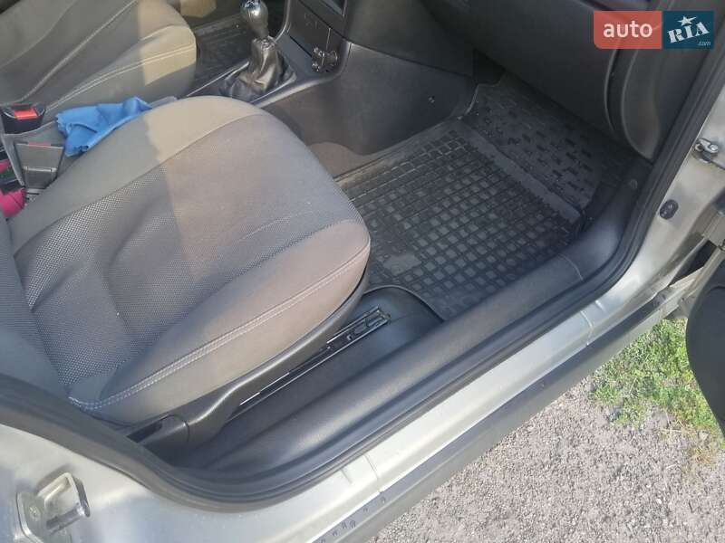 Седан Opel Astra 2008 в Казатине