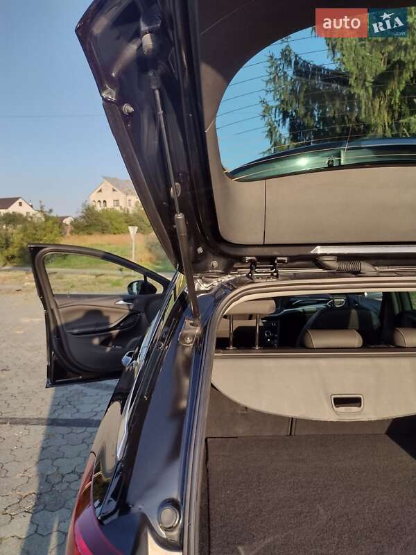 Универсал Opel Astra 2022 в Дубно