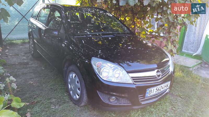 Универсал Opel Astra 2008 в Полтаве