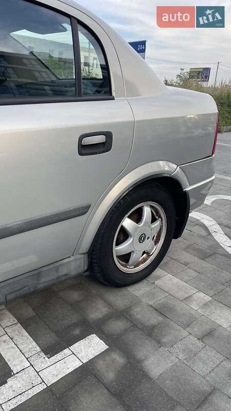 Седан Opel Astra 2008 в Львове