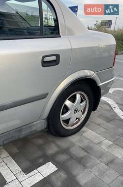 Седан Opel Astra 2008 в 