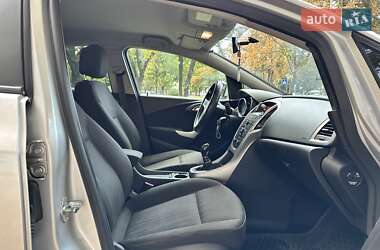 Хэтчбек Opel Astra 2010 в 