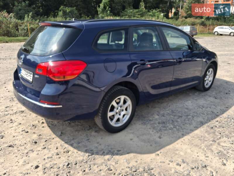 Універсал Opel Astra 2015 в Хмельницькому