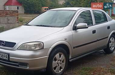 Хэтчбек Opel Astra 2002 в Первомайске