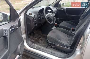 Хэтчбек Opel Astra 2002 в 