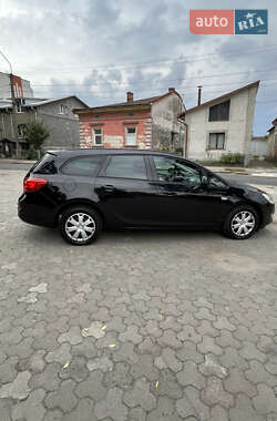 Универсал Opel Astra 2011 в 