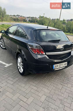 Хэтчбек Opel Astra 2005 в 