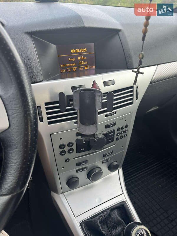 Хетчбек Opel Astra 2005 в Рівному