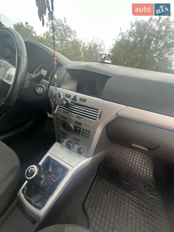 Хетчбек Opel Astra 2005 в Рівному