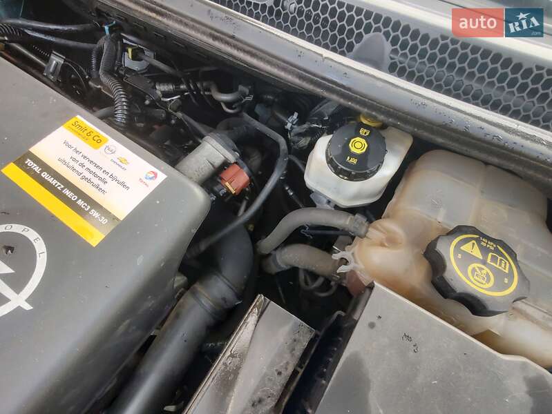 Універсал Opel Astra 2012 в Львові