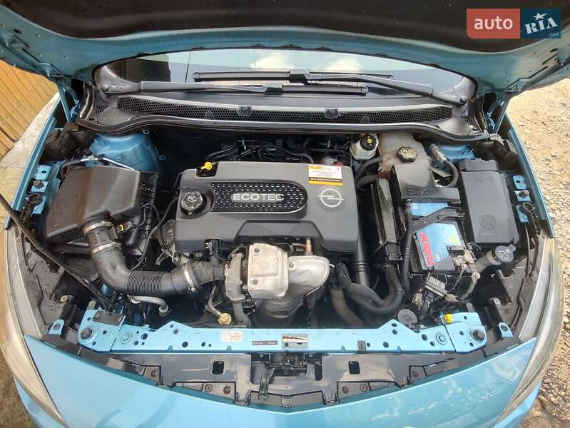 Універсал Opel Astra 2012 в Львові