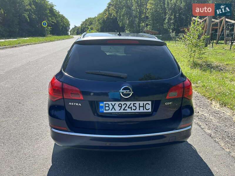 Универсал Opel Astra 2013 в Красилове