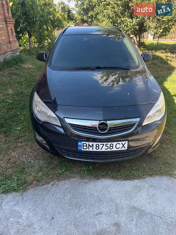 Універсал Opel Astra 2011 в Бердичеві