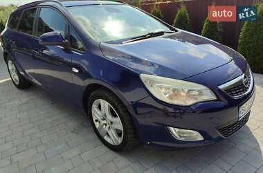 Opel Astra 2011
