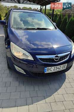 Универсал Opel Astra 2011 в 