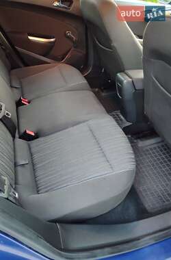 Универсал Opel Astra 2011 в 