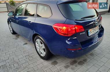 Универсал Opel Astra 2011 в 