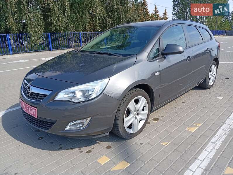 Opel Astra 2011