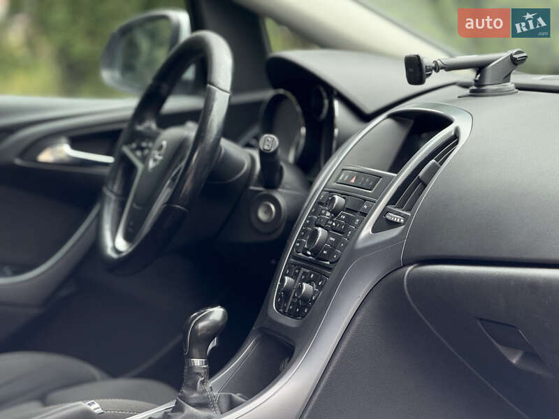 Универсал Opel Astra 2015 в Тернополе