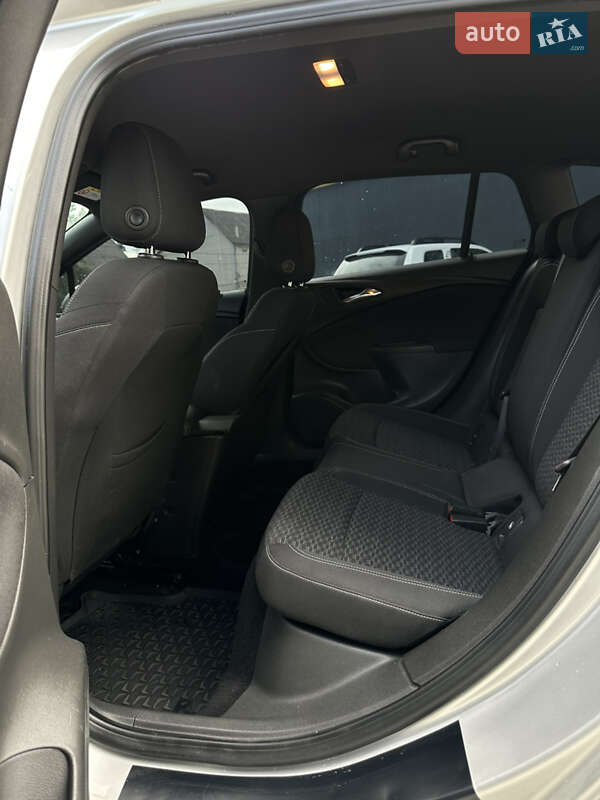 Универсал Opel Astra 2016 в Кременце