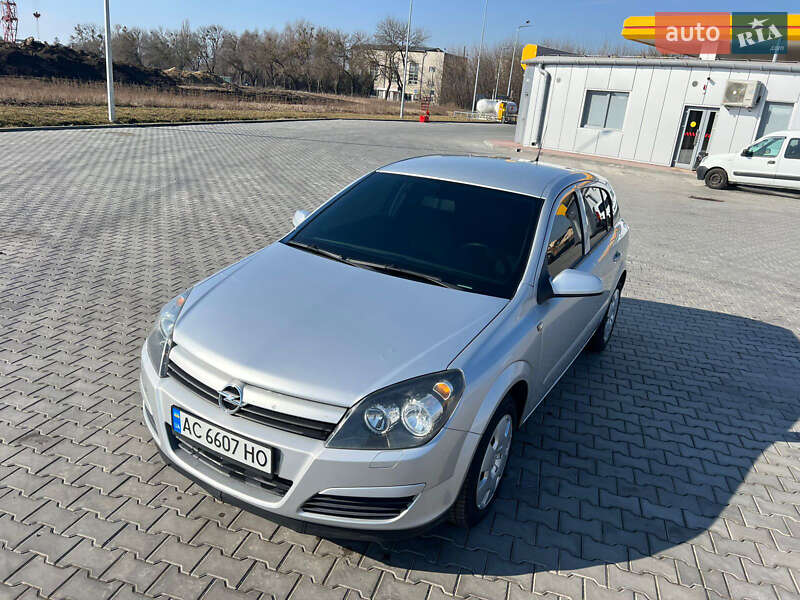 Хетчбек Opel Astra 2005 в 