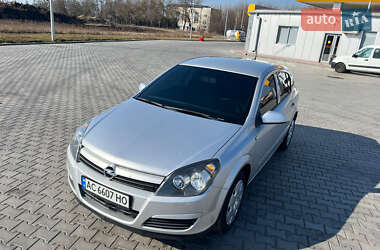 Хетчбек Opel Astra 2005 в 
