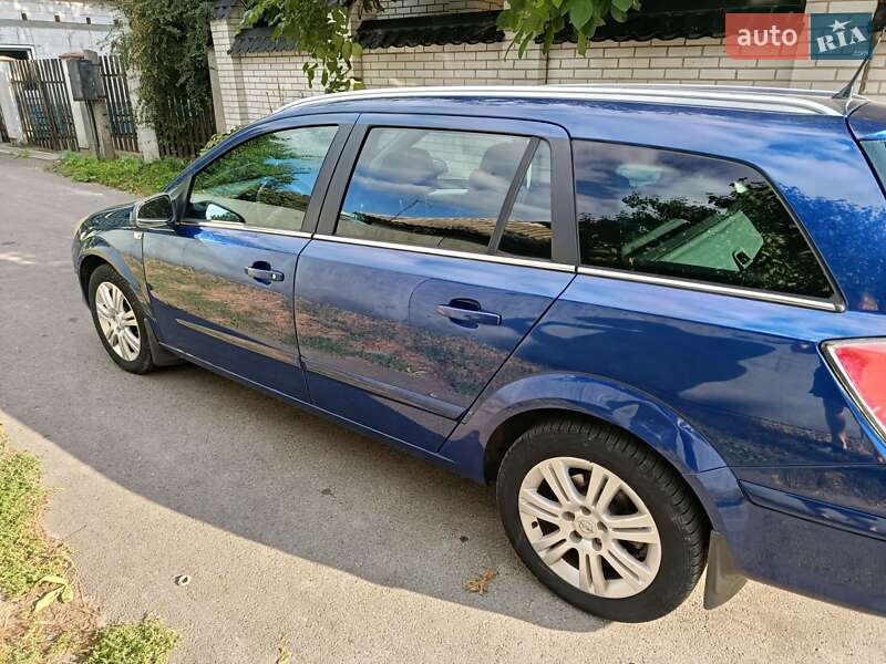 Универсал Opel Astra 2009 в Борисполе