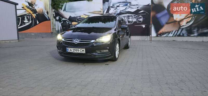 Универсал Opel Astra 2018 в Умани