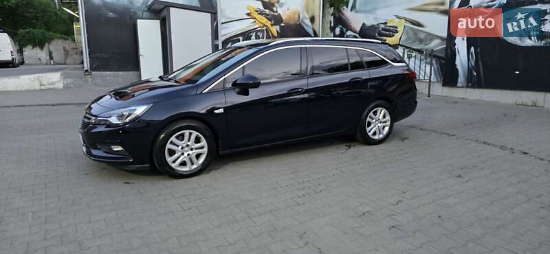 Универсал Opel Astra 2018 в Умани