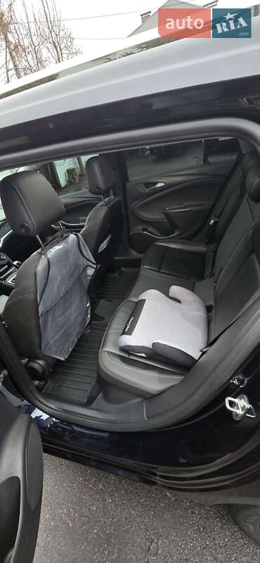 Универсал Opel Astra 2018 в Умани