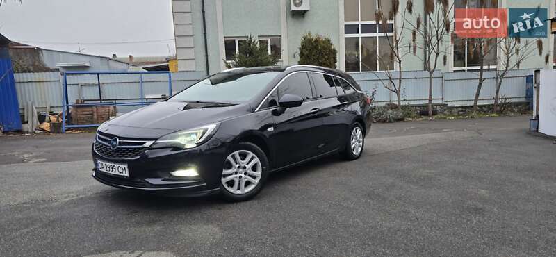 Универсал Opel Astra 2018 в Умани