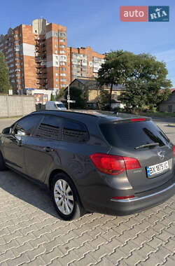 Универсал Opel Astra 2012 в 