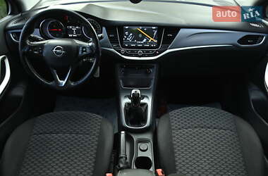 Универсал Opel Astra 2017 в 