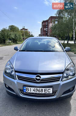 Opel Astra 2011