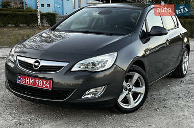 Хэтчбек Opel Astra 2012 в Каменском