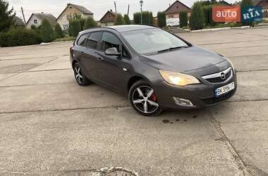 Opel Astra 2011