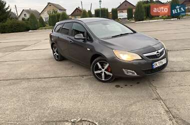 Универсал Opel Astra 2011 в 