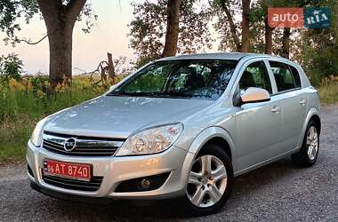 Хэтчбек Opel Astra 2009 в Звягеле