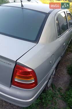 Седан Opel Astra 2006 в Куликовке