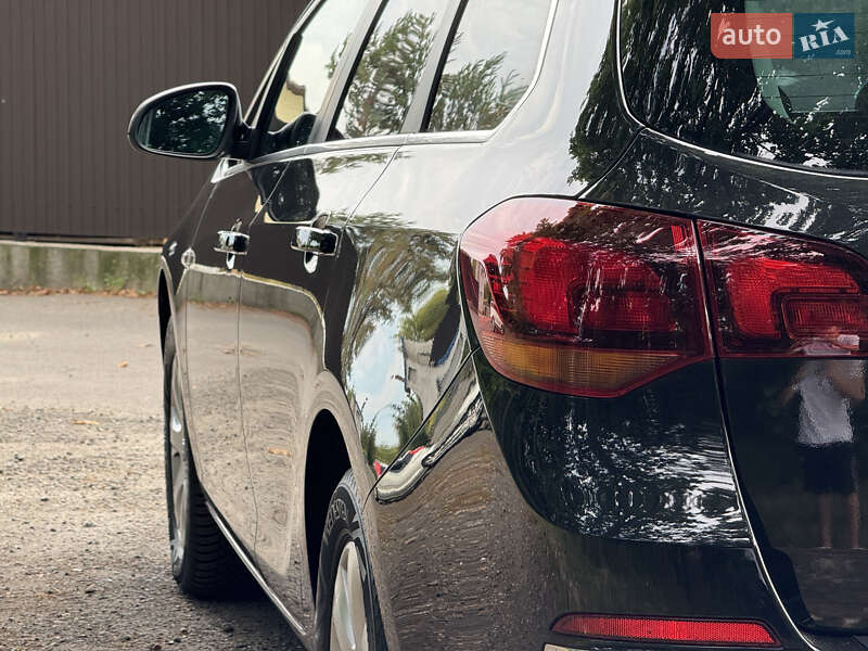 Универсал Opel Astra 2016 в Киеве