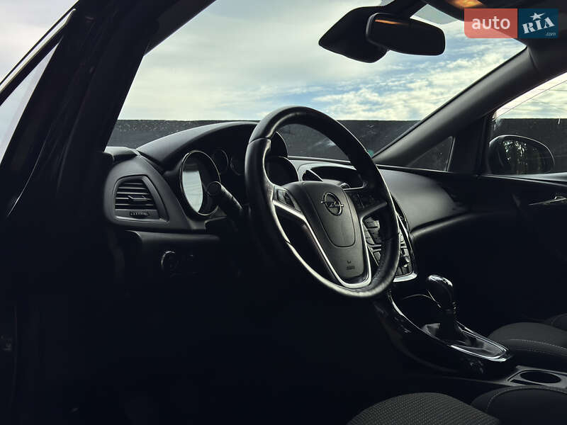 Универсал Opel Astra 2016 в Киеве